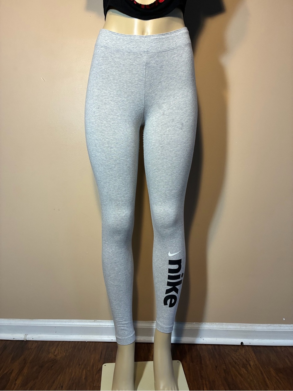 Nike Women’s Light Heather Gray Leggings
